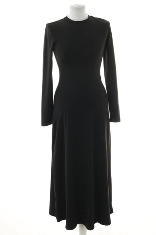 Schwarzes Kleid