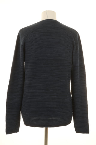Dunkelblauer Pullover