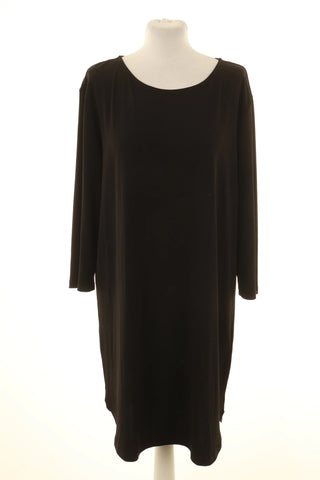 Schwarzes Kleid