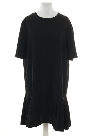 Schwarzes Kleid