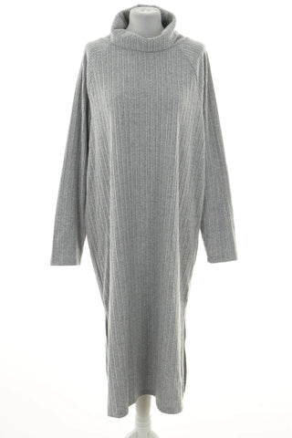 Graues Kleid