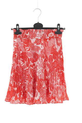 Roter Rock mit Blumenmuster