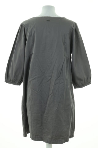 Graues Kleid