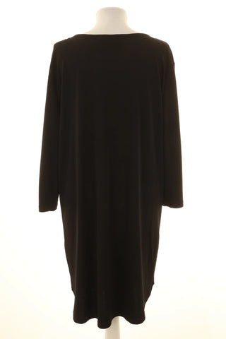 Schwarzes Kleid