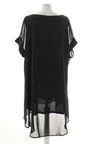 Schwarzes Kleid