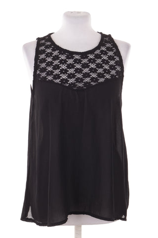 Schwarzes Top