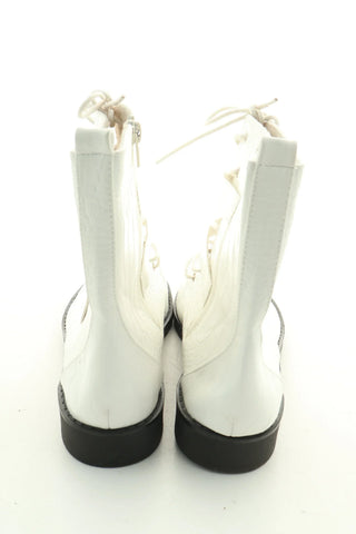 Weiße Schuhe