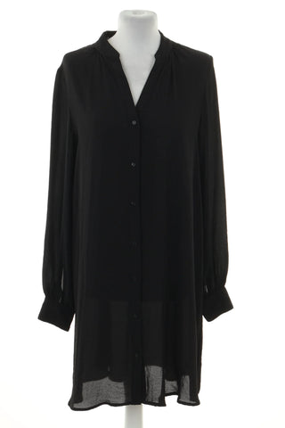 Schwarzes Kleid