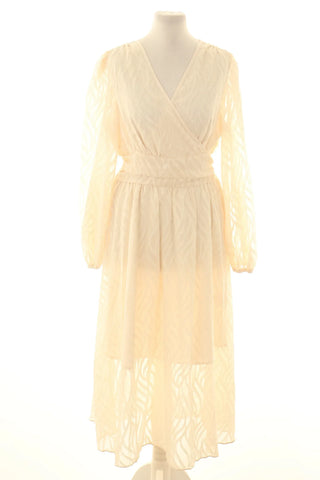 Cremefarbenes Kleid