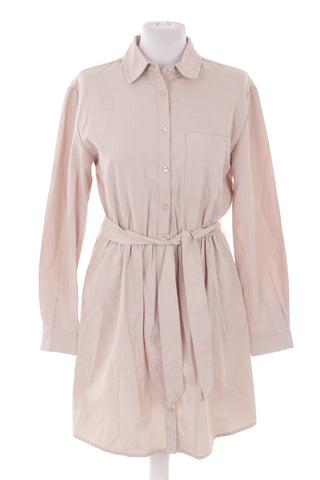 Beigefarbenes Kleid