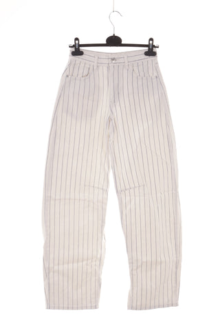 Jeanshosen mit Gürtel