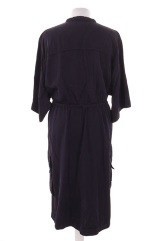 Dunkelblaues Kleid