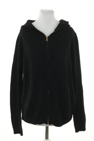 Schwarzer Pullover