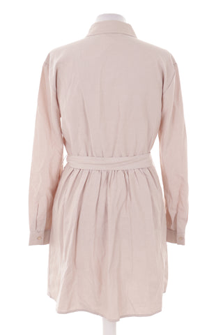Beigefarbenes Kleid