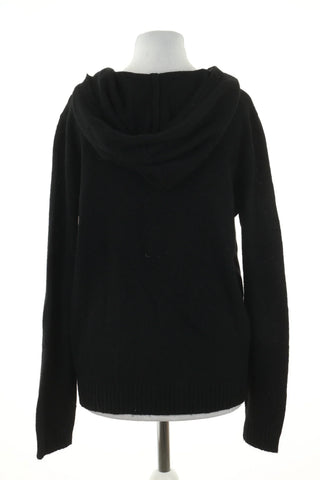 Schwarzer Pullover