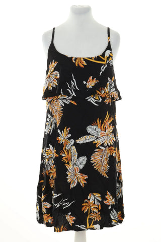 Schwarzes Kleid mit Blumen