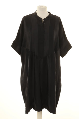 Dunkelblaues Kleid