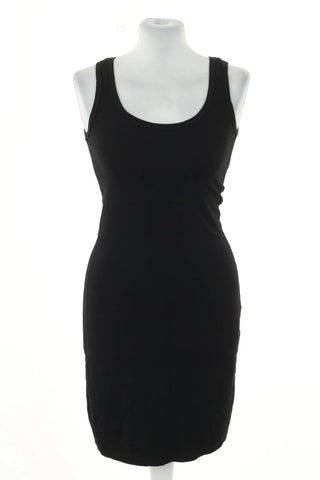 Schwarzes Kleid