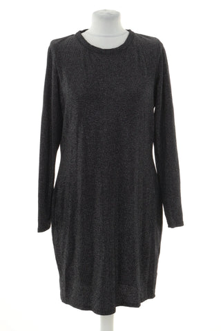 Glänzendes Kleid