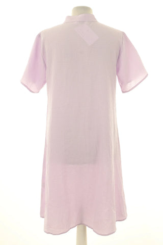 Violettes Kleid