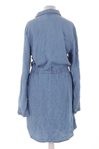 Blaues Kleid aus 100 % Lyocell