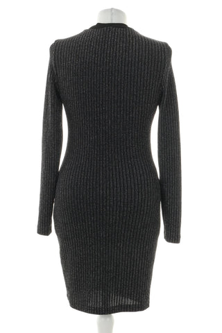 Schwarzes glänzendes Kleid