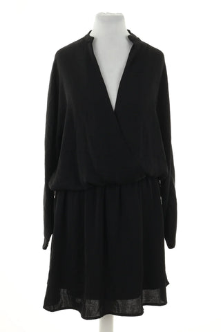 Schwarzes Kleid