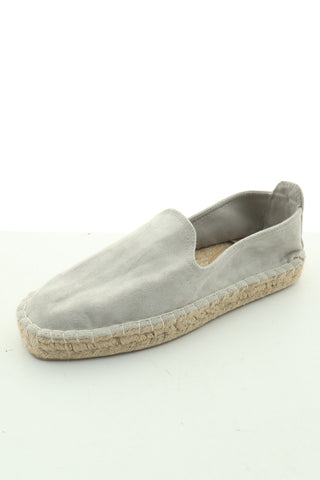 Graue Schuhe