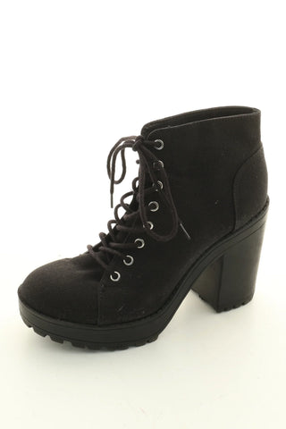 Schwarze Schuhe