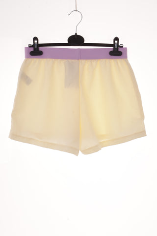 Gelbe Shorts