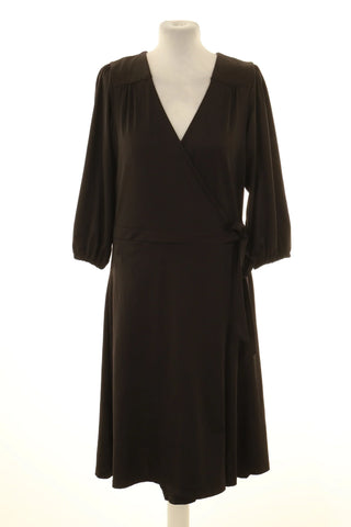 Schwarzes Kleid