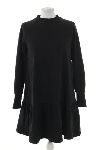 Schwarzes Kleid