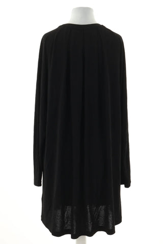 Schwarzes Kleid