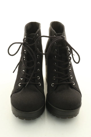 Schwarze Schuhe
