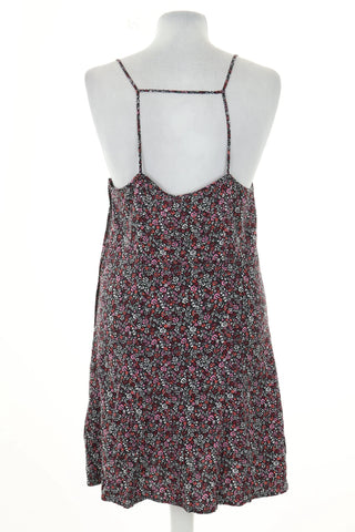 Schwarzes Kleid mit Blumen