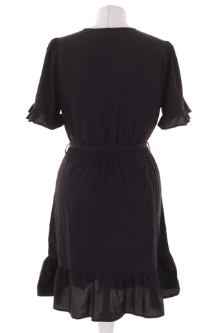 Schwarzes Kleid