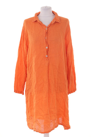 Orangefarbenes Kleid aus 100 % Leinen