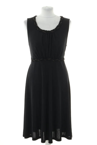 Schwarzes Kleid