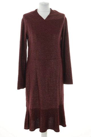 Bordeauxrotes glänzendes Kleid