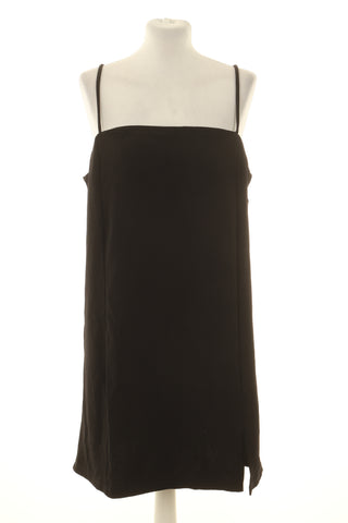 Schwarzes Kleid