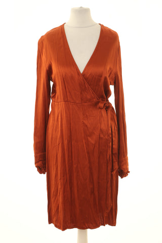 Oranges Kleid