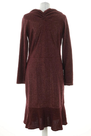 Bordeauxrotes glänzendes Kleid