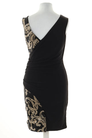 Glänzendes Kleid