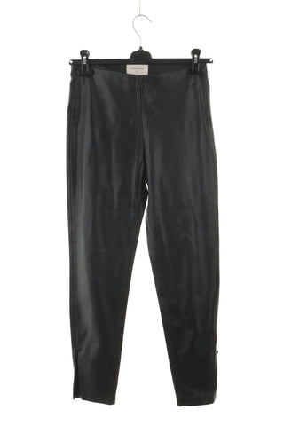 Schwarze Hose aus Kunstleder