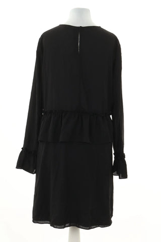 Schwarzes Kleid