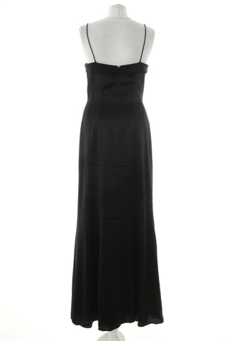 Schwarzes Kleid