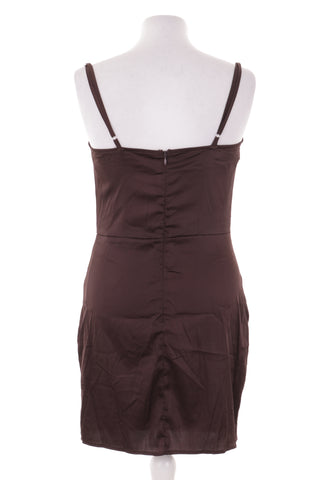 Schokoladenfarbenes Kleid