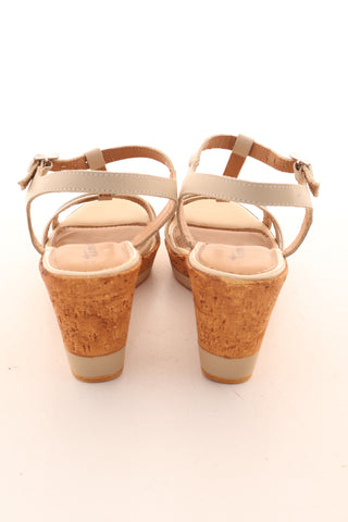 Beige Sandalen