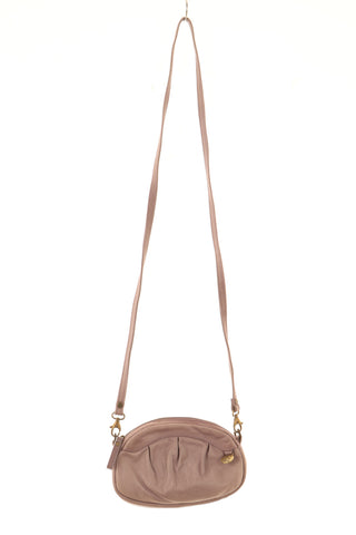 Lila Ledertasche
