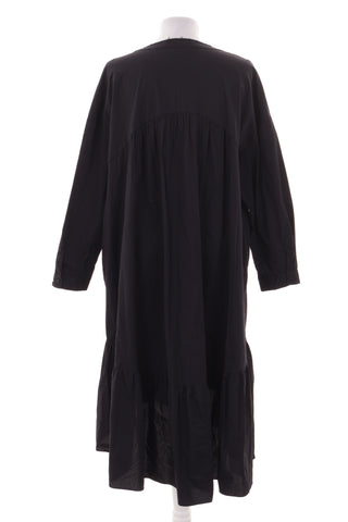 Schwarzes Kleid